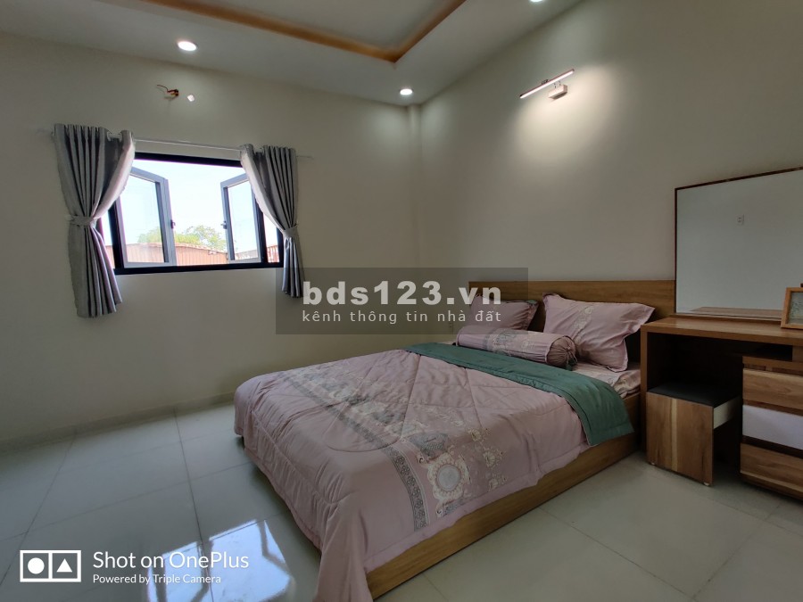 Nhà chính chủ 200m2 sổ hồng riêng