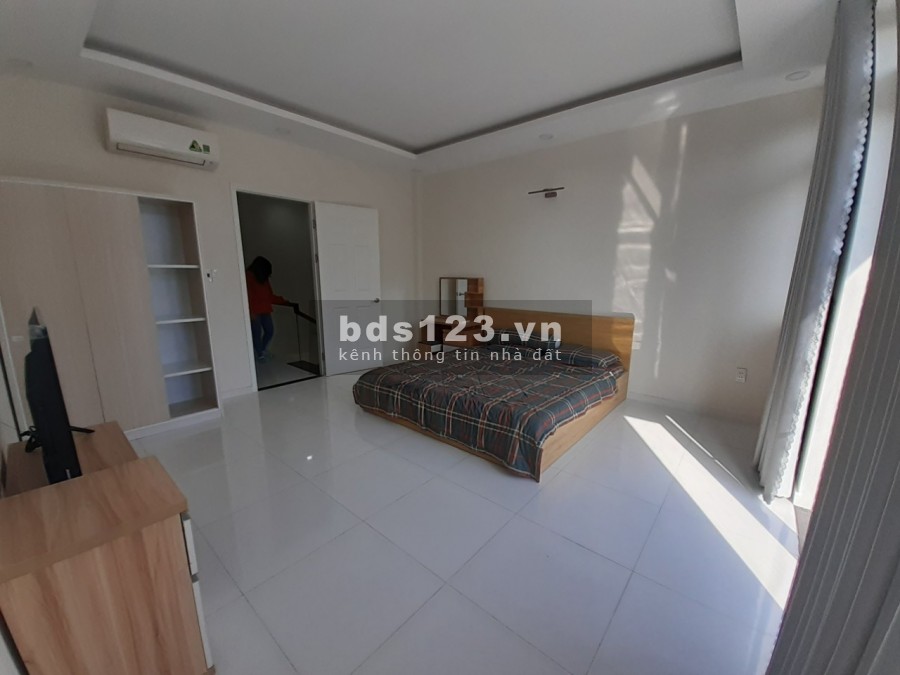 Bán nhà 200m2 sổ hồng riêng mặt đường quốc lộ 50
