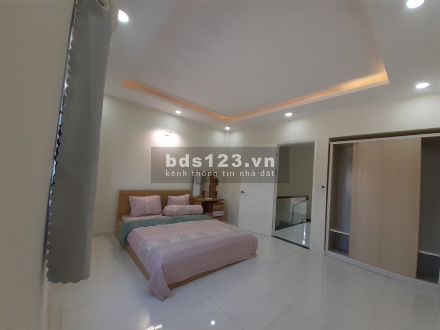 Bán nhà 200m2 sổ hồng riêng mặt đường quốc lộ 50