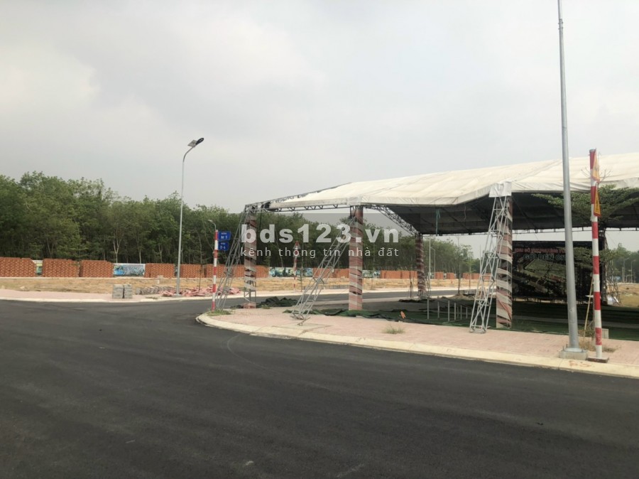 Bán đất khu đô thị Phương Toàn Phát Bến Cát Bình Dương DT 65m2 /776 triệu