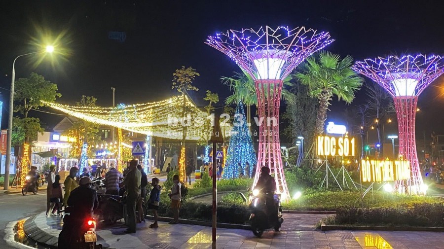 Nhượng lô góc giá ưu đãi cho anh chị nào có thiện chí, mặt tiền ql 1A Đà Nẵng