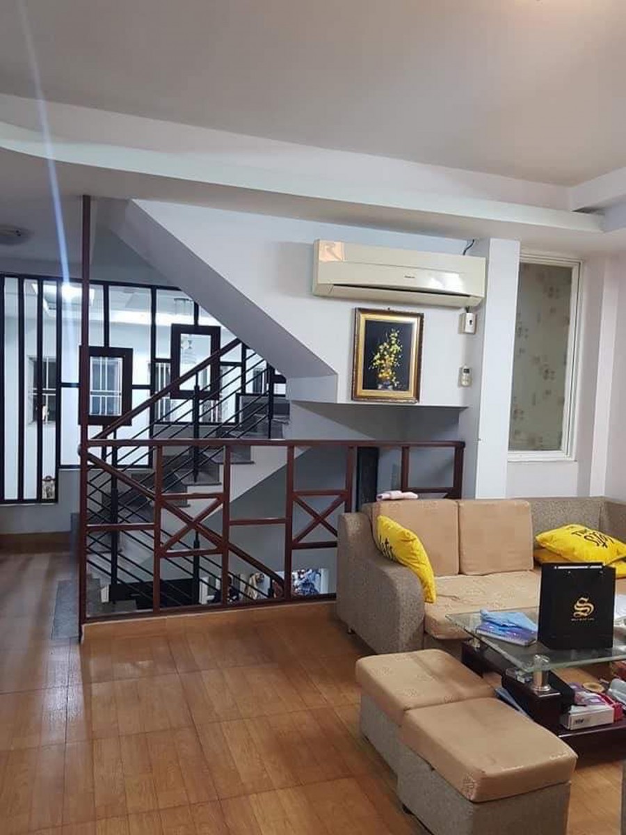 Dương Quảng Hàm Phường 6 Gò Vấp. Diện tích 55m2, ngang 4,6m dài 12m. Giá 7,8tỷ.