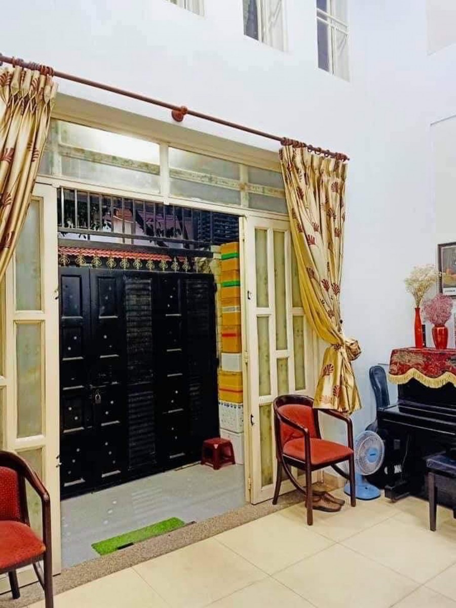 Dương Quảng Hàm Phường 6 Gò Vấp. Diện tích 55m2, ngang 4,6m dài 12m. Giá 7,8tỷ.