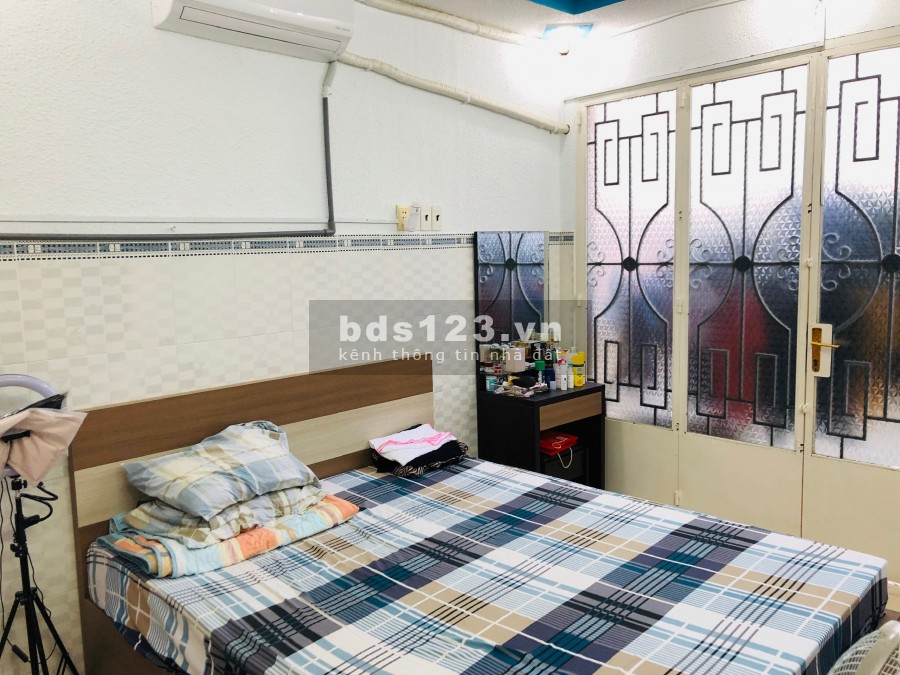 Bán nhà hẻm 151 Trần Bình Trọng, P2, Q5 hẻm 2 m. DT: 3m x 9m dtcn 27m2 sổ vuông vức.