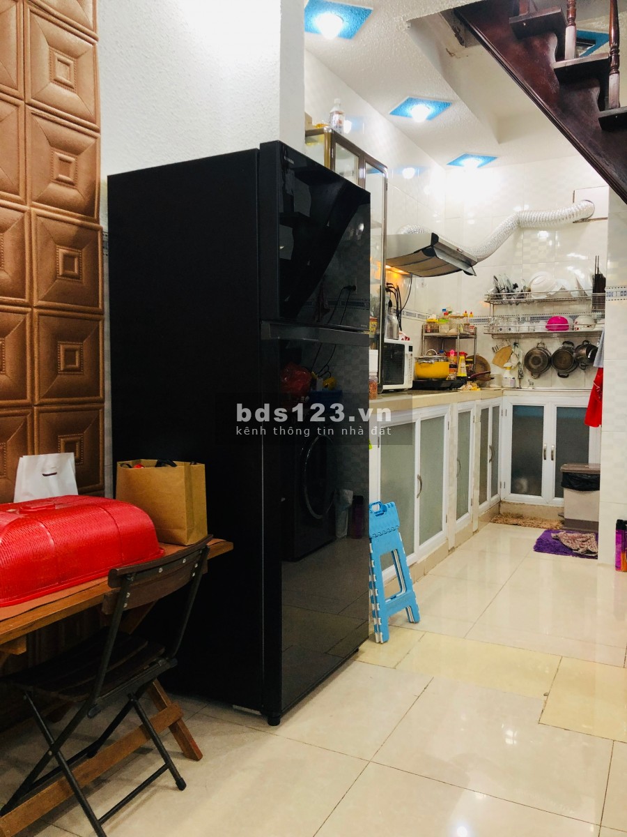Bán nhà hẻm 151 Trần Bình Trọng, P2, Q5 hẻm 2 m. DT: 3m x 9m dtcn 27m2 sổ vuông vức.