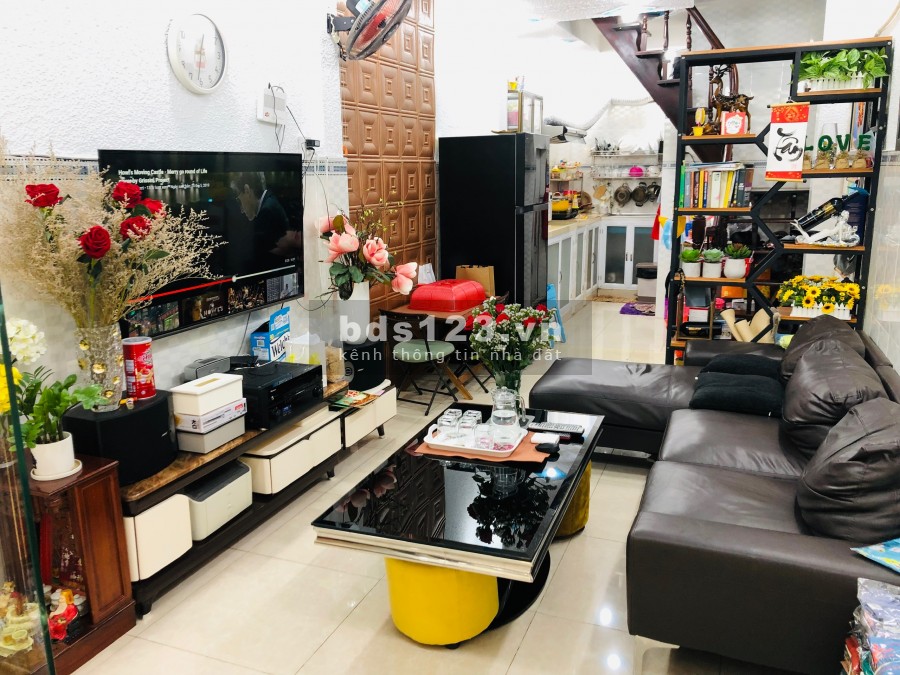 Bán nhà hẻm 151 Trần Bình Trọng, P2, Q5 hẻm 2 m. DT: 3m x 9m dtcn 27m2 sổ vuông vức.