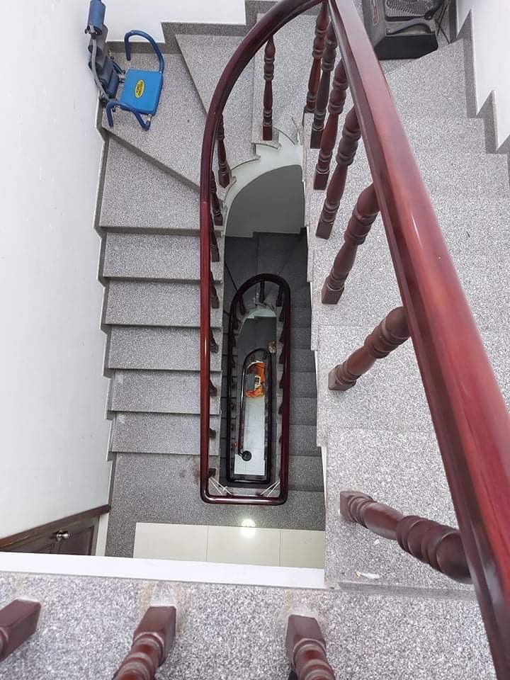 Bán nhà Lạc Long Quân, Tân Bình, 90m2, hẻm 3 xe tải tránh.