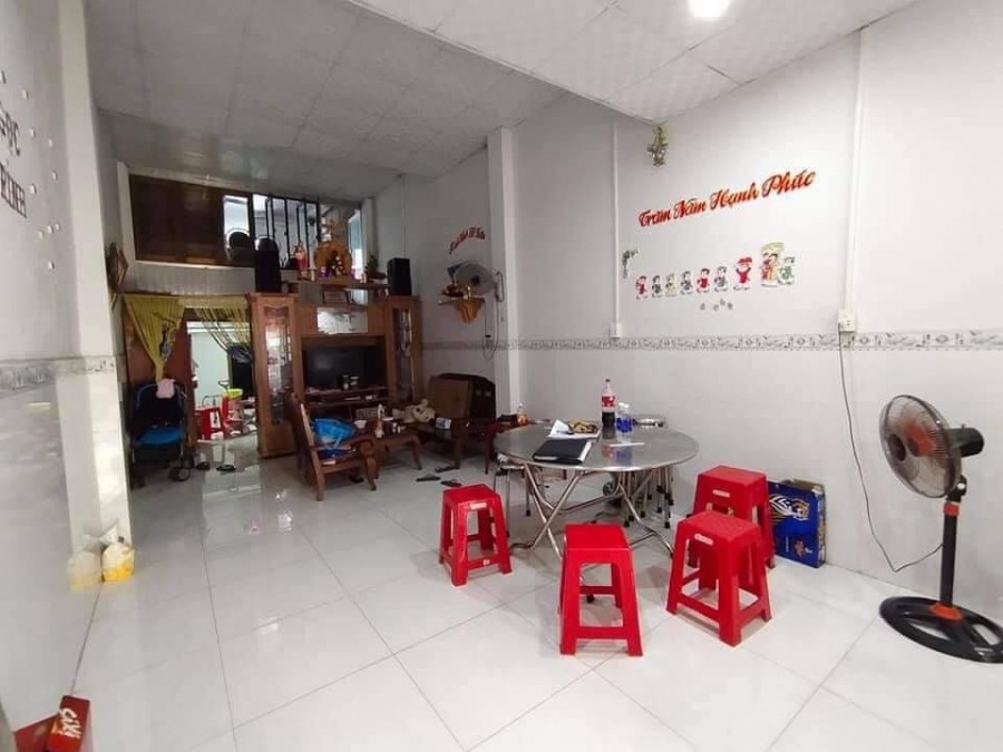 Bán gấp định cư cùng gia đình, Mặt tiền 209m2, giá chỉ 9.x tỷ??