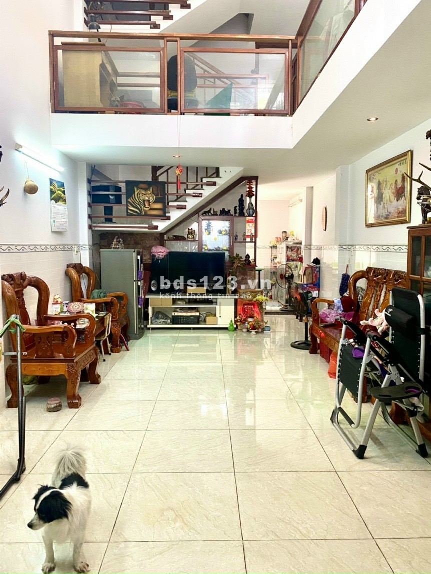 Nhà 2 lầu, shr, 74m2, 890 triệu đường Lê Lợi, Tân Thới Nhì, Hóc Môn