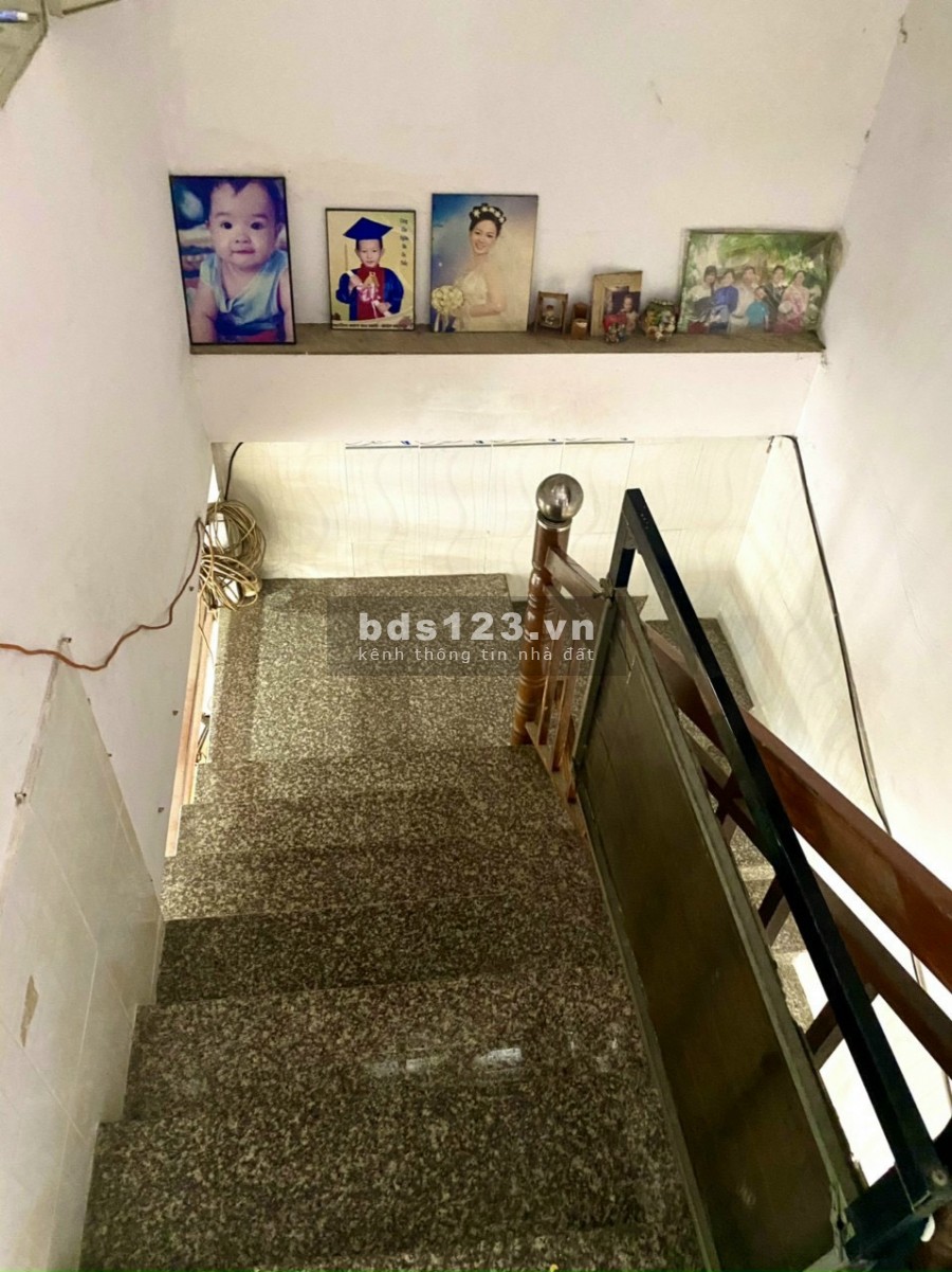 Nhà 2 lầu, shr, 74m2, 890 triệu đường Lê Lợi, Tân Thới Nhì, Hóc Môn