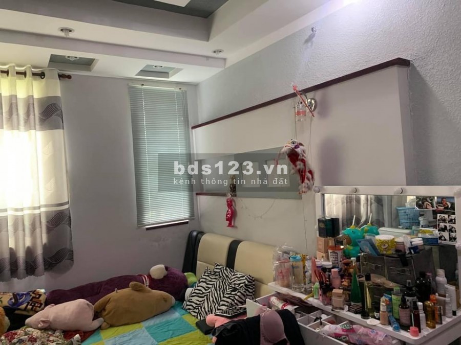 Kẹt vốn bán gấp nhà mặt tiền Dương Quảng Hàm gần Nguyễn THái Sơn 150m2 giá rẻ, LH lh0931572806