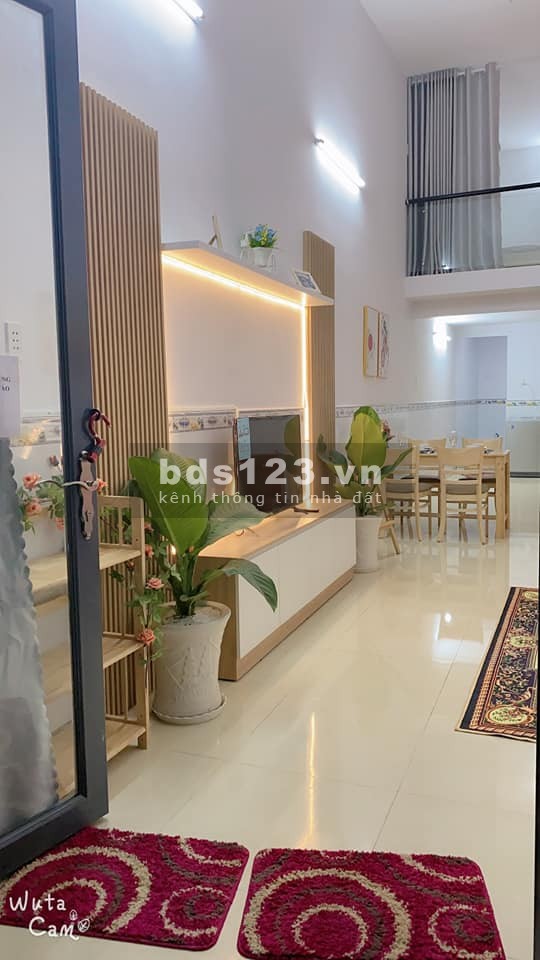 Chuyển Công Tác Cần Bán Gấp Nhà Đường Huỳnh Mẫn Đạt Quận 5 Diện tích 32 m2 Giá Rẻ 3.8tỷ.