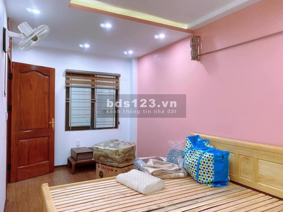 Mặt ngõ Lương Định Của giá 3.6 tỷ, 30mx4 tầng, oto cạnh nhà