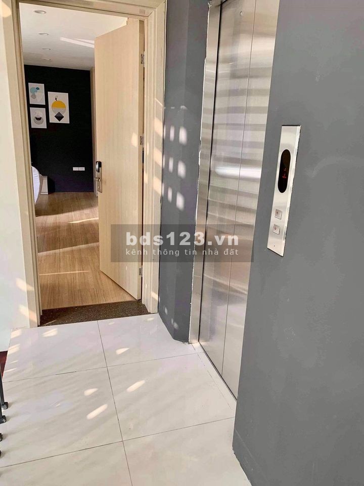 Cần bán đất phố Nguyễn Khánh Toàn 160m2 mặt tiền 9m giá 24 tỷ