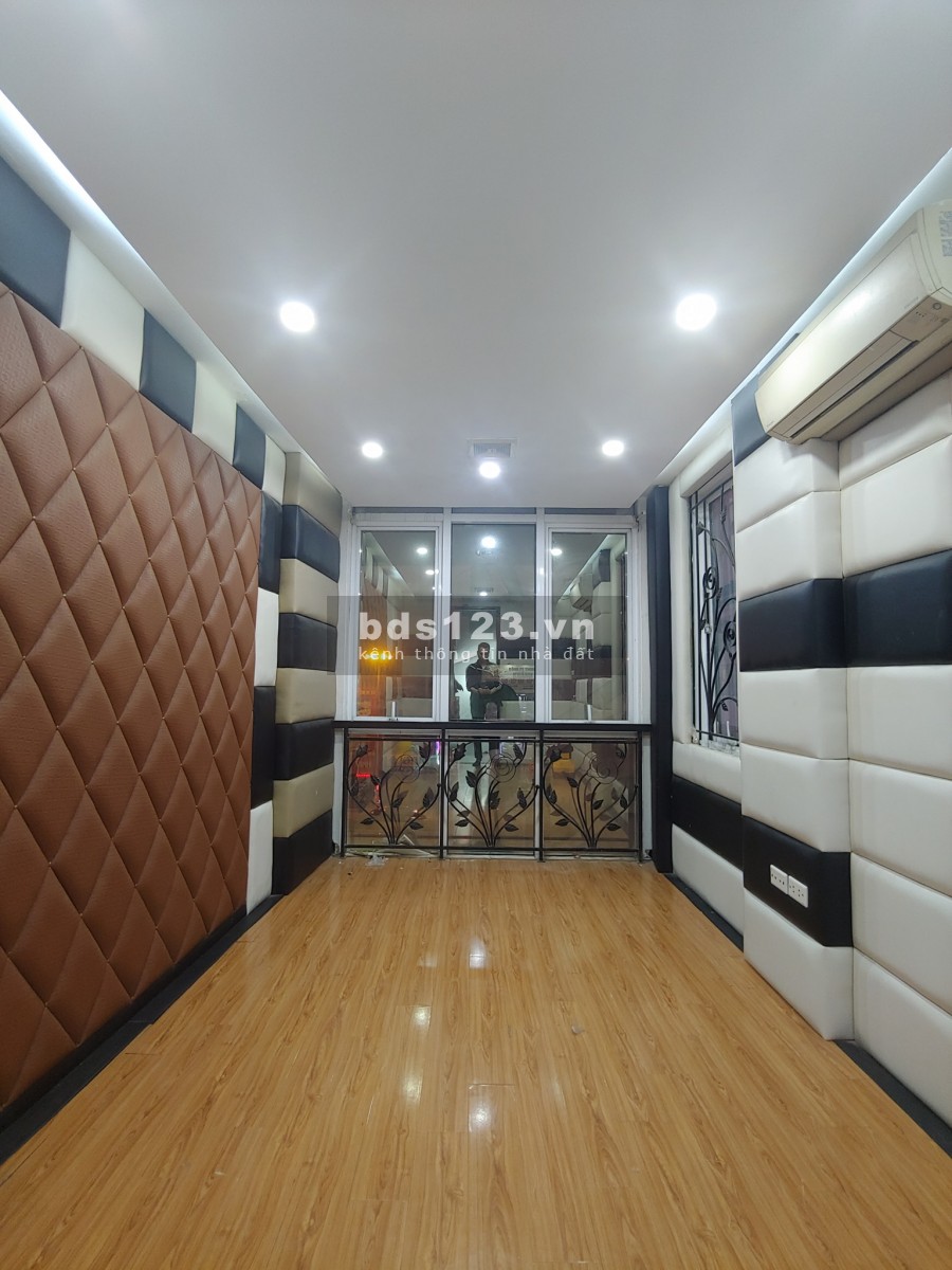 Bán nhà mặt phố Nguyễn Trãi, quận Thanh Xuân, kinh doanh tốt, 7 tầng chỉ hơn 5 tỷ