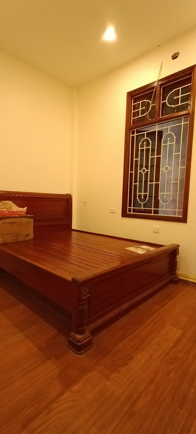 Bán gấp nhà Khương Đình 40m2 x 5 Tầng, MT 4m, Giá 4.6 Tỷ. LH: 0967469345