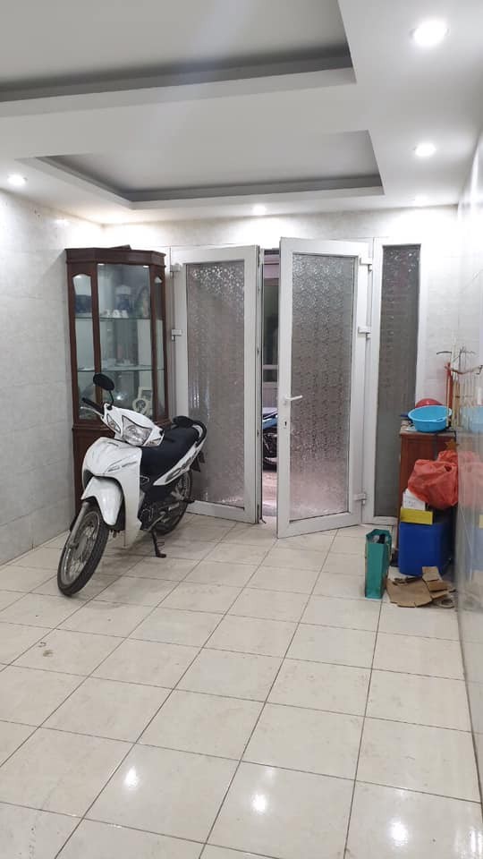 Bán nhà đường Hồng Mai quận Hai Bà Trưng 33m2 x3 tầng giá 1.55 tỷ