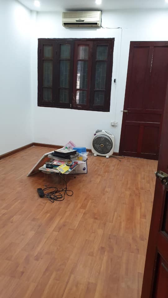 Bán nhà đường Hồng Mai quận Hai Bà Trưng 33m2 x3 tầng giá 1.55 tỷ