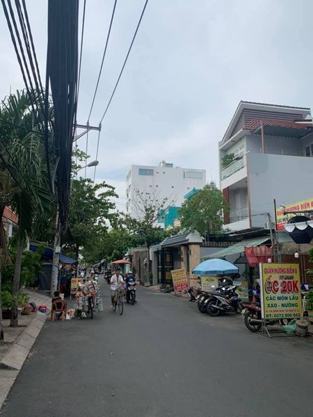 MẶT TIỀN ĐANG KINH DOANH QUÁN ỐC, VỊ TRÍ KINH DOANH TRÃI DÀI CẢ ĐOẠN ĐƯỜNG, CẠNH BÊN TRƯỜNG ĐẠI HỌC TÀI CHÍNH QUẬN 7. DT 5 x 20 CHỈ 9.150tỷ