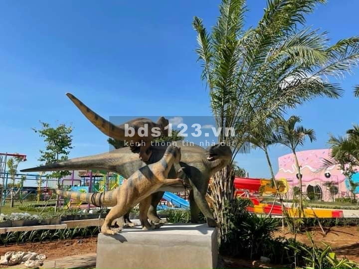Biệt thự nghỉ dưỡng nằm trong sân golf duy nhất phía Tây Sài Gòn