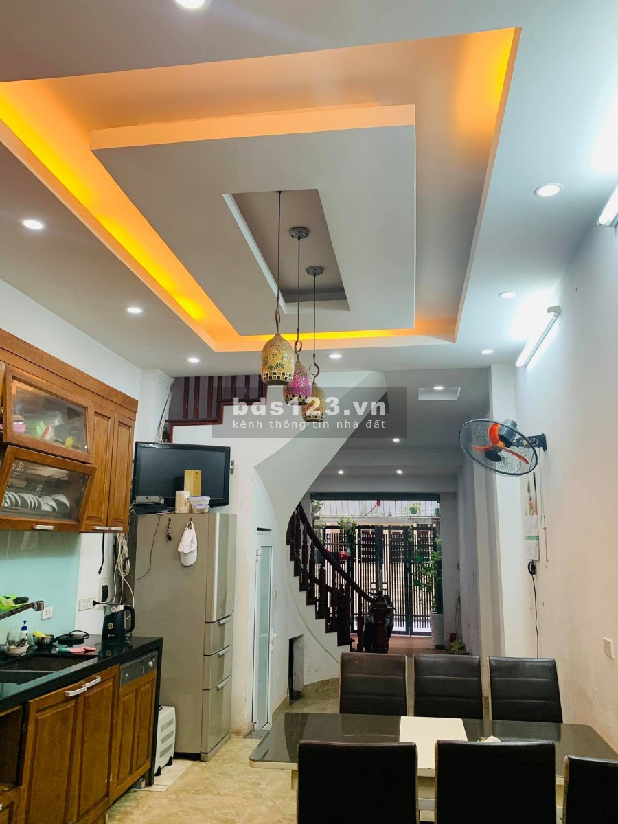 Bán gấp nhà mặt ngõ, Thái Thịnh Yên Lãng, 58m2 * 4T, kdvp, Spa, Nail