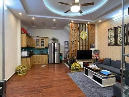 BÁN NHÀ GIẾNG MƯT, HAI BÀ TRƯNG, 31M2 X 3.55 TỶ, NGÕ THOÁNG, NHÀ ĐẸP NHƯ KHÁCH SẠN