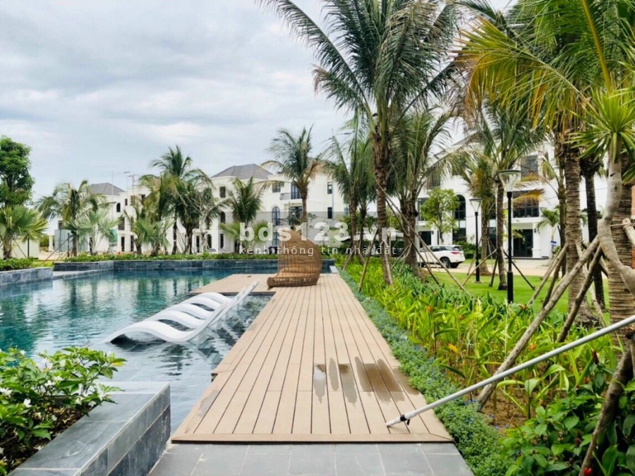 Biệt thự nghỉ dưỡng nằm trong sân golf duy nhất phía Tây Sài Gòn