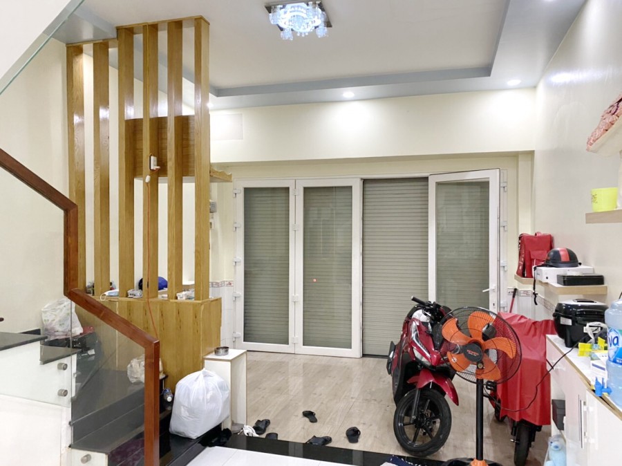 Cho thuê nhà mới, 1 lầu/2pn 2 mặt hẻm Dương Bá Trạc P1Q8