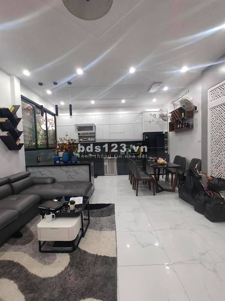 GIÁ NHỈNH 2 TỶ. Dt 30M2 5T NHÀ SIÊU HIẾM CỰC ĐẸP