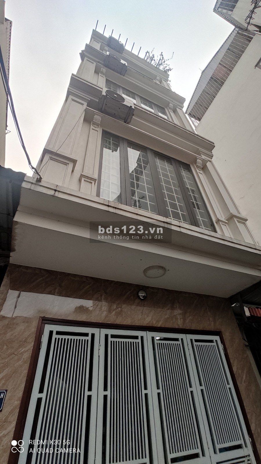 NHÀ HOA HẬU 40M, 5T CỰ KHỐI PHÂN LÔ QUÂN ĐỘI Ô TÔ VÀO TẬN NHÀ. GIÁ 2.95 TỶ