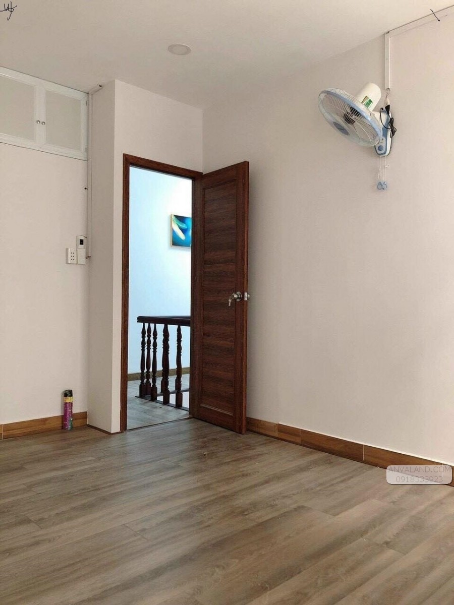 Về Long Thành sống Bán gấp nhà Tô Hiến Thành 50 m2, 3 Lầu, ở ngay, giá 6 tỷ 5