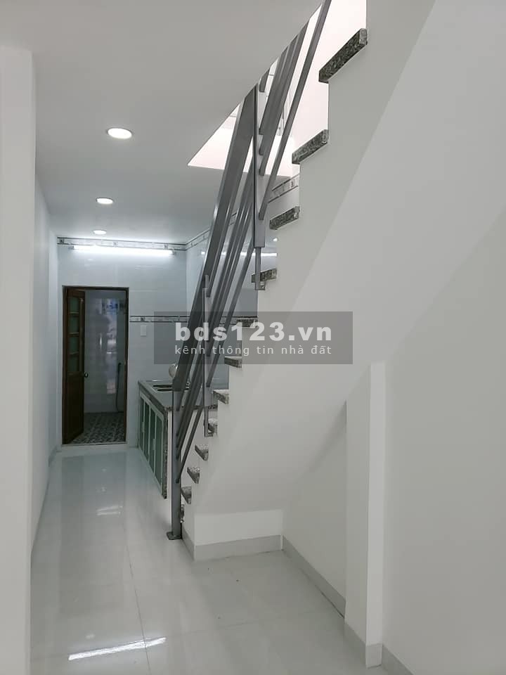 TIN ĐƯỢC KHÔNG 70TR/M2? Nhà 2Tầng giá 3.3 Tỷ/43m2 ngay HXH tránh, 50m ra MT Phạn Văn Đồng