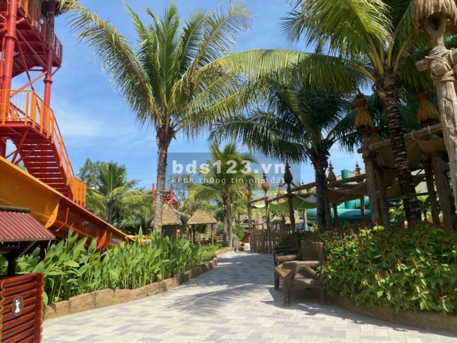 Biệt thự nghỉ dưỡng nằm trong sân golf duy nhất phía Tây Sài Gòn