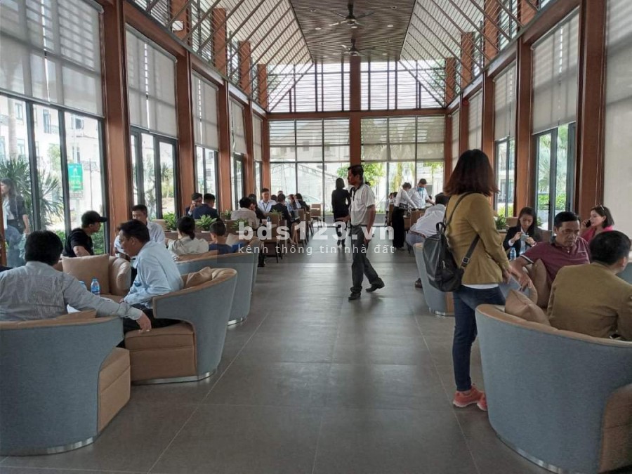 Biệt thự nghỉ dưỡng nằm trong sân golf duy nhất phía Tây Sài Gòn
