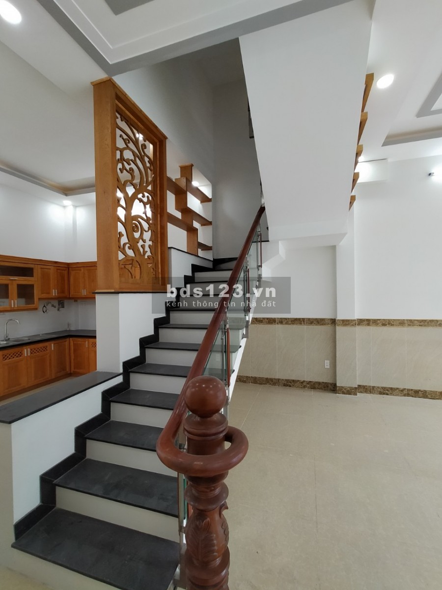 Bán Nhà Phường Tăng Nhơn phú A quận 9, Gần Ngã tư Thủ Đức Hẻm xe ô tô đỗ cửa