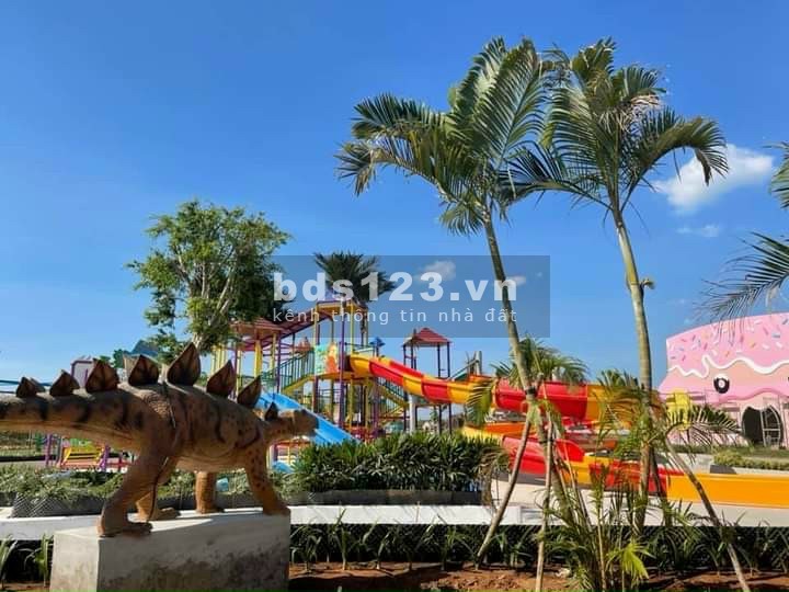 Biệt thự nghỉ dưỡng nằm trong sân golf duy nhất phía Tây Sài Gòn