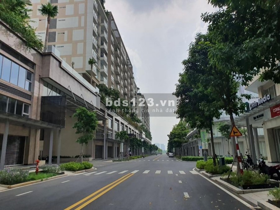 Cho thuê căn góc shophouse SARINA thô, hỗ trợ thời gian hoàn…
