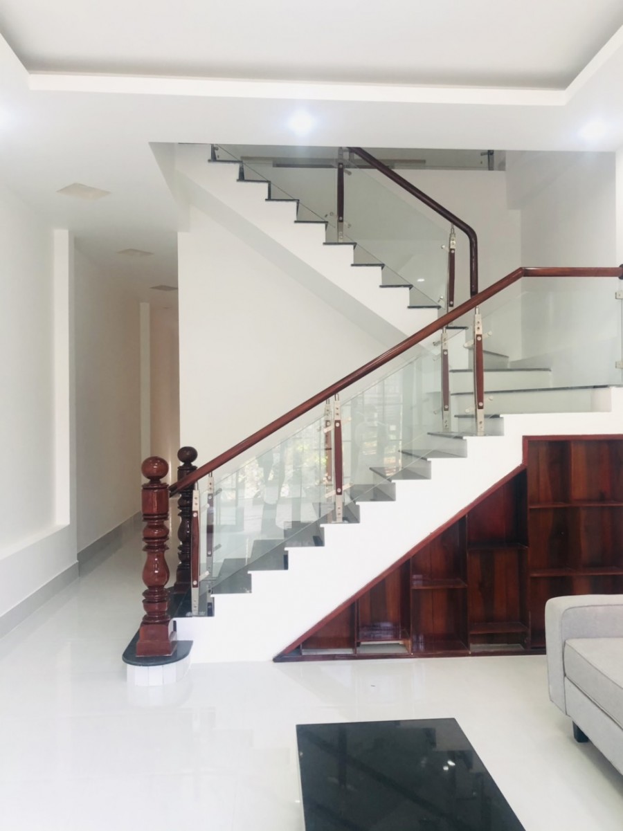 Bán nhà trệt lầu mới xây đầy đủ nội thất, sang trọng, hiện đại trung tâm Ninh Kiều