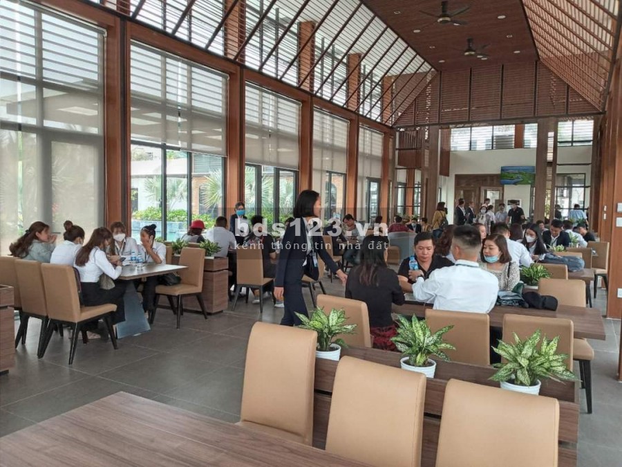 Biệt thự nghỉ dưỡng nằm trong sân golf duy nhất phía Tây Sài Gòn