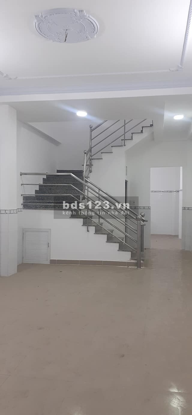 Bán Nhà Phố HXH Trung Tâm Quận Gò Vấp. DT: 73m2. LH: 0932155399.