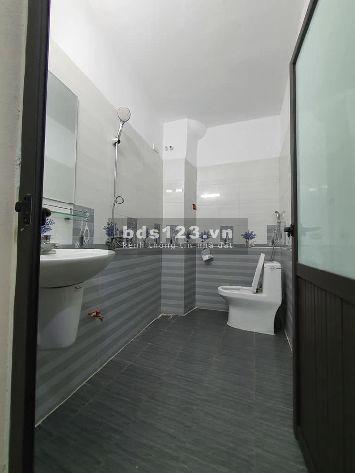 Bán nhà Đa Sỹ, 30m2, xây đẹp 4 tầng, 2,7 tỷ bay nhanh.