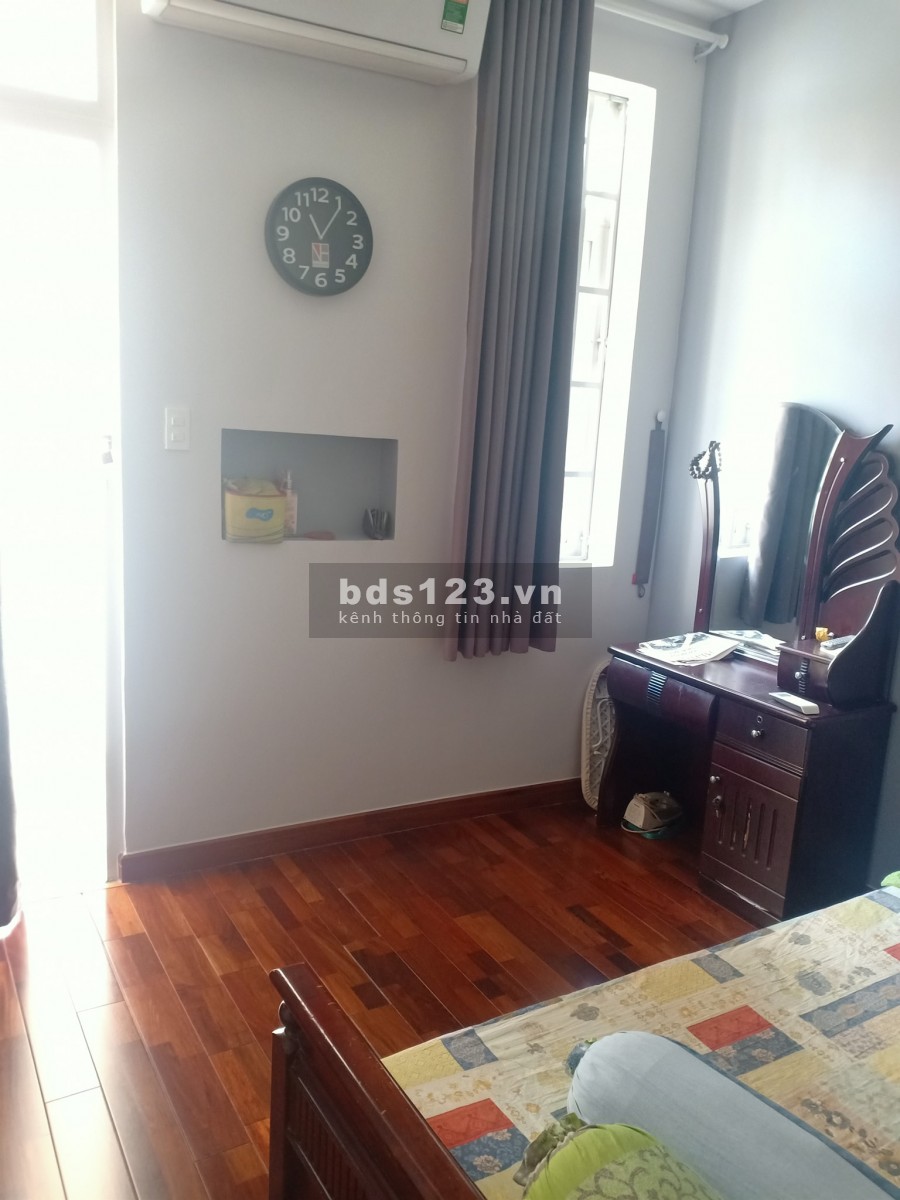 Bán Nhà Phố HXH Trung Tâm Quận Gò Vấp. DT: 73m2. LH: 0932155399.