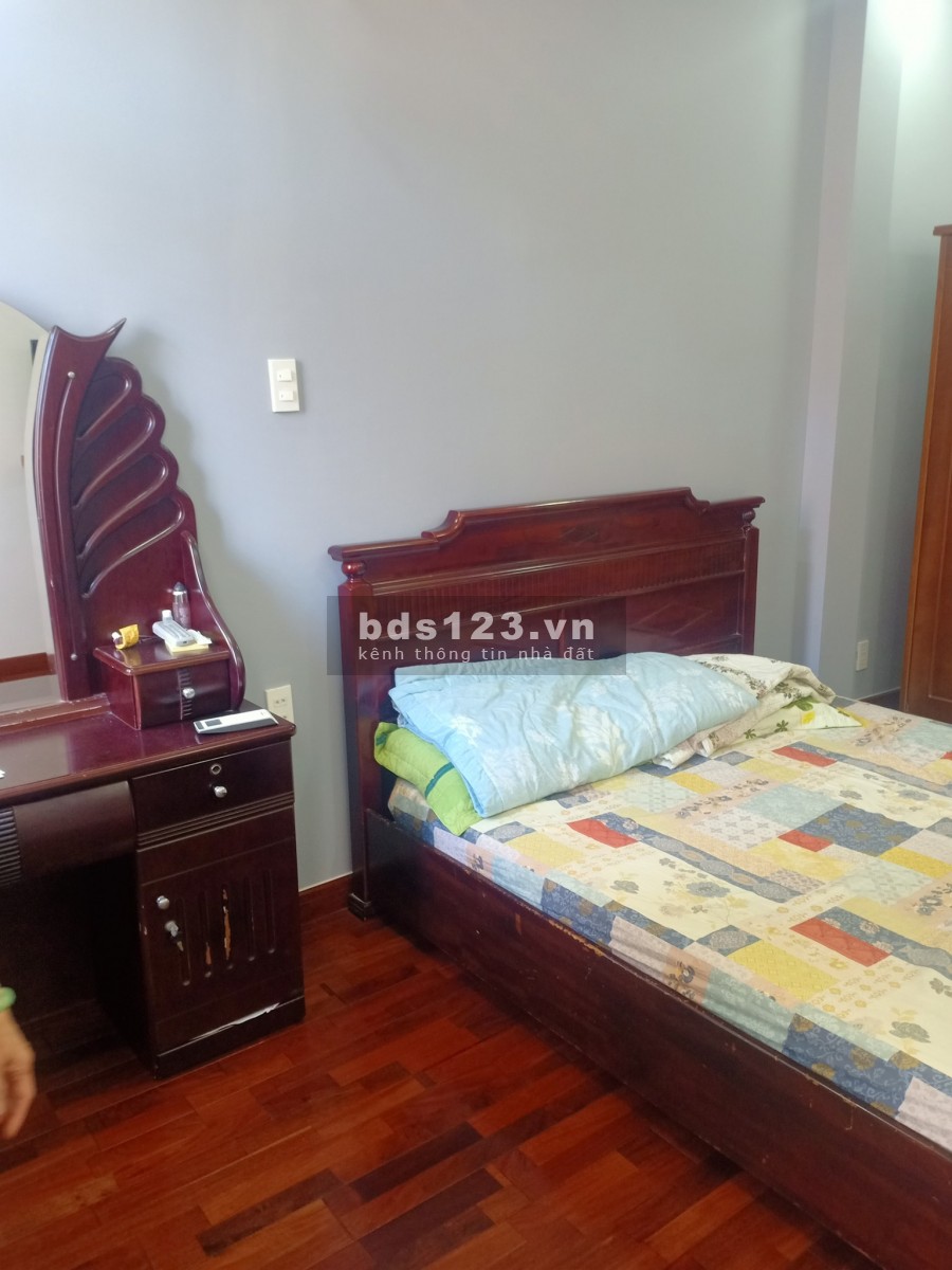 Bán Nhà Phố HXH Trung Tâm Quận Gò Vấp. DT: 73m2. LH: 0932155399.