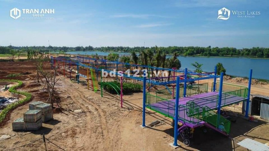Biệt thự nghỉ dưỡng nằm trong sân golf duy nhất phía Tây Sài Gòn