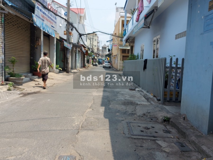 Bán nhà gần Rạch Bùng Binh, Quận 3, 37m2 chỉ 3 tỷ 9, bán nhanh tháng 4