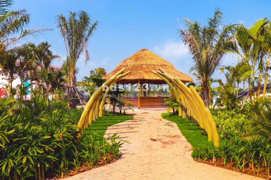 Biệt thự nghỉ dưỡng nằm trong sân golf duy nhất phía Tây Sài Gòn