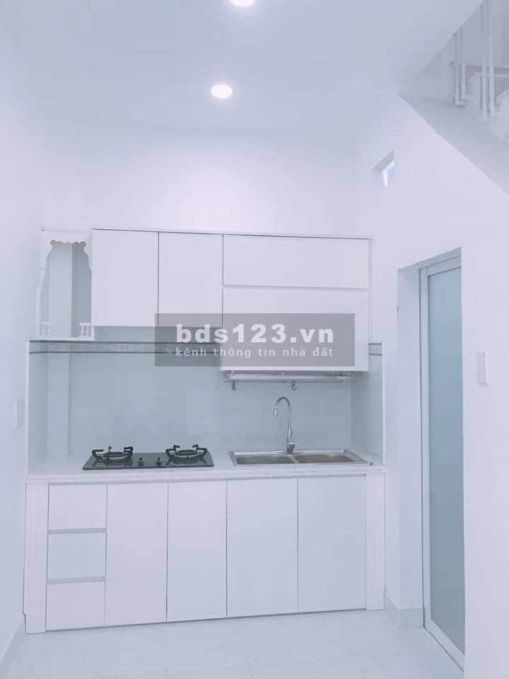Cần bán nhà Đường Lạc Long Quân Quận Tân Bình 36m2 giá rẻ 3 tỷ 25