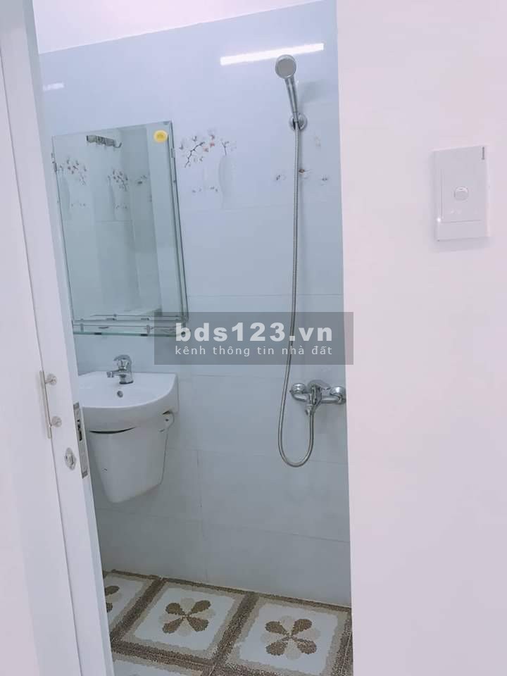 Cần bán nhà Đường Lạc Long Quân Quận Tân Bình 36m2 giá rẻ 3 tỷ 25