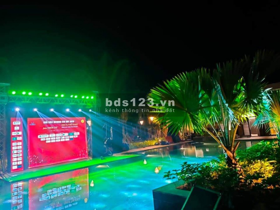 Biệt thự nghỉ dưỡng nằm trong sân golf duy nhất phía Tây Sài Gòn