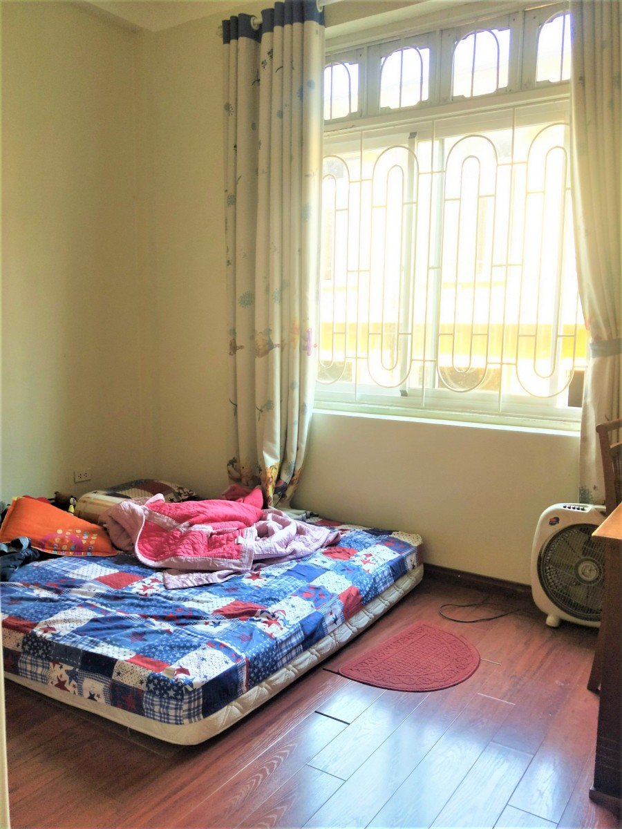 Bán nhà 5 tầng phố Hoàng Quốc Việt 48m2 mặt tiền 5m giá bán 9.6 tỷ